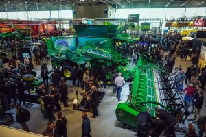 Стенд John Deere