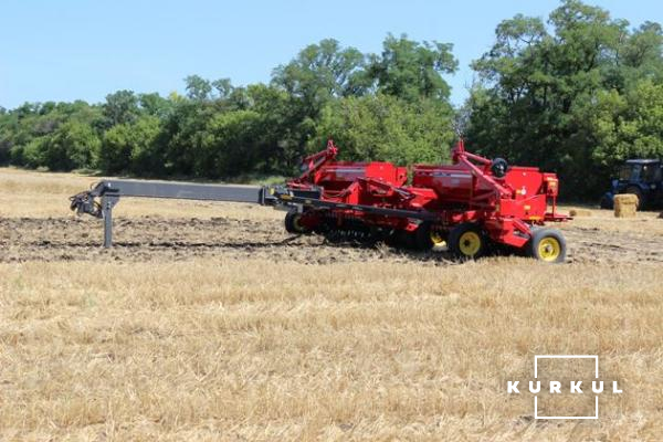 Комбайн тур Massey Ferguson на Запоріжчині