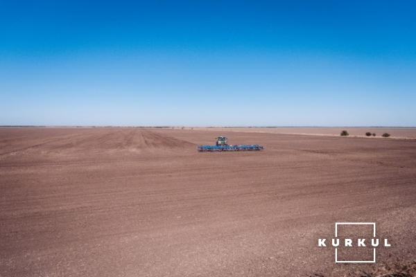 Передпосівна культивація на полі «Торгового дому Продексім»