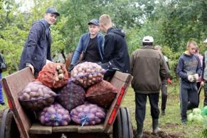 В білоруських школах створять спеціальні агрокласи