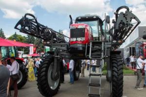 Обприскувач Massey Ferguson 9300