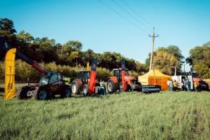 Бізон-Тех провів демо-показ сільгосптехніки у Дніпропетровській області