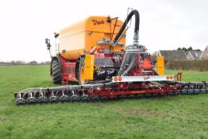 Vredo презентує аграріям новий розкидач рідких добрив