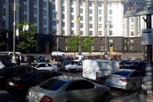 Під Кабміном підприємці протестують проти карантину