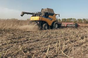 Аграріям залишилось зібрати чверть запланованих площ під зерновими