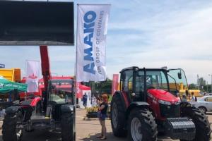 АМАКО Україна презентувала лінійку техніки Massey Ferguson та BEDNAR