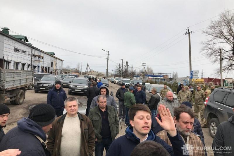 Частина фермерів домовилась про вивіз товару зі складів Імперії-Агро