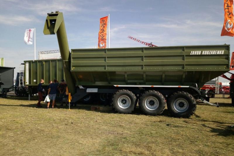 Завод Кобзаренка розпродав всю привезену техніку на Agro Show