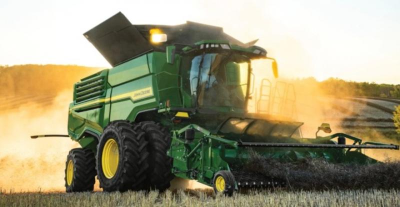 У John Deere оновили лінійку жаток для комбайнів серій X, S, T