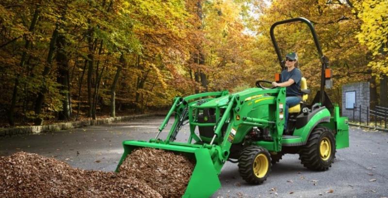 John Deere презентував навантажувач для компактних тракторів