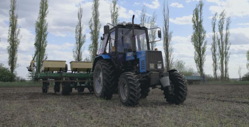 Через погодні умови на Вінниччині затримується початок посівної