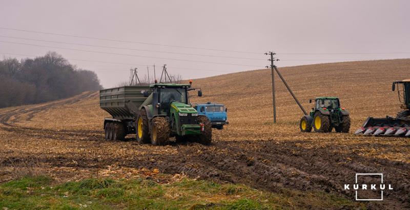 Нa Xepcoнщинi збільшилася кількість ciльгocптexнiки та тpaктopиcтiв