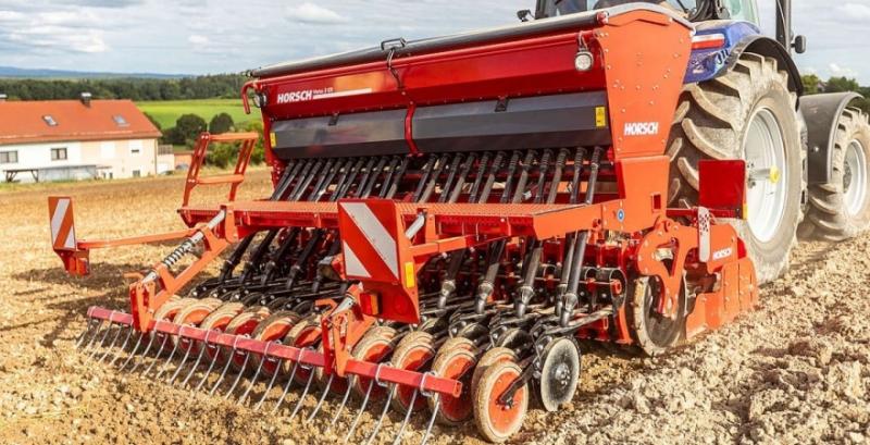 Нова сівалка Horsch Versa KR під час посіву