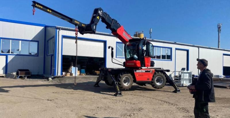 Поворотний телескопічний навантажувач Manitou MRT 1845