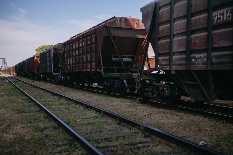 Польща повністю заборонила ввезення і транзит агропродукції з України